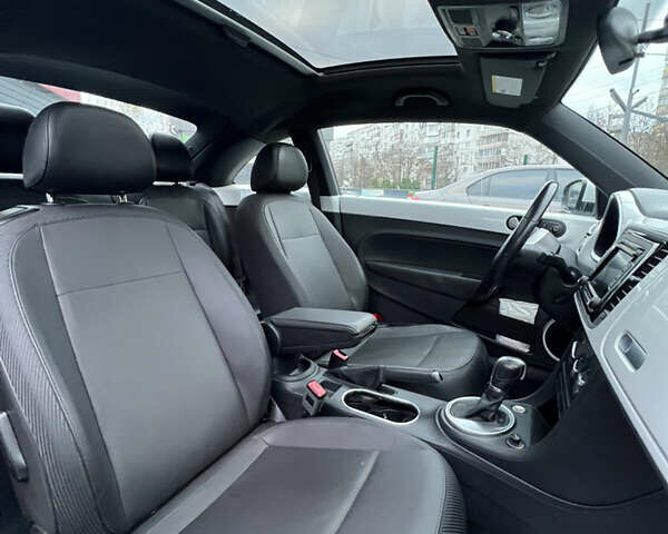 Белый Фольксваген Битл, объемом двигателя 1.8 л и пробегом 174 тыс. км за 11499 $, фото 21 на Automoto.ua