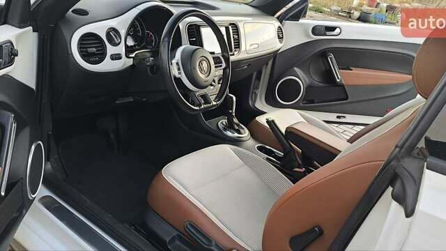 Белый Фольксваген Битл, объемом двигателя 2 л и пробегом 126 тыс. км за 11900 $, фото 12 на Automoto.ua