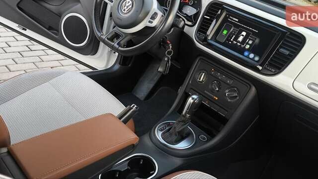 Белый Фольксваген Битл, объемом двигателя 2 л и пробегом 126 тыс. км за 11900 $, фото 20 на Automoto.ua