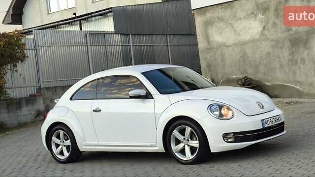 Белый Фольксваген Битл, объемом двигателя 2 л и пробегом 126 тыс. км за 11900 $, фото 4 на Automoto.ua