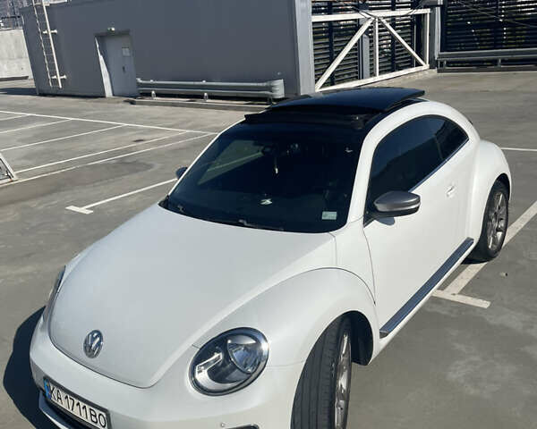 Белый Фольксваген Битл, объемом двигателя 2 л и пробегом 200 тыс. км за 14500 $, фото 7 на Automoto.ua