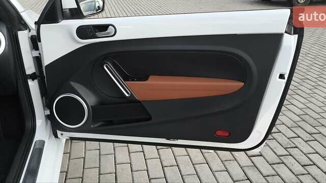 Белый Фольксваген Битл, объемом двигателя 2 л и пробегом 126 тыс. км за 11900 $, фото 17 на Automoto.ua