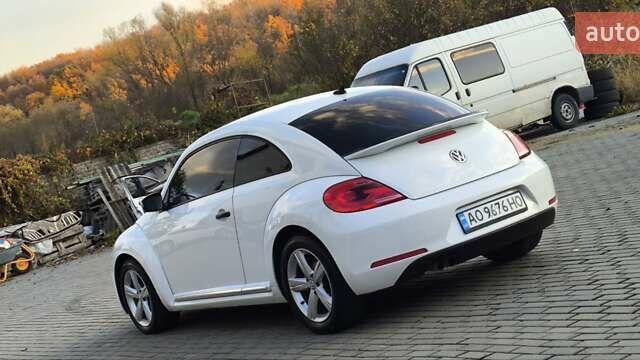 Белый Фольксваген Битл, объемом двигателя 2 л и пробегом 126 тыс. км за 11900 $, фото 10 на Automoto.ua