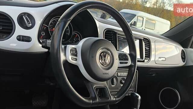 Белый Фольксваген Битл, объемом двигателя 2 л и пробегом 126 тыс. км за 11900 $, фото 22 на Automoto.ua