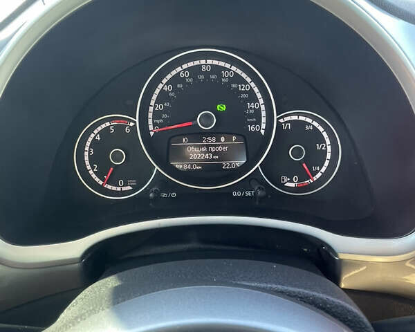 Белый Фольксваген Битл, объемом двигателя 2 л и пробегом 200 тыс. км за 14500 $, фото 5 на Automoto.ua