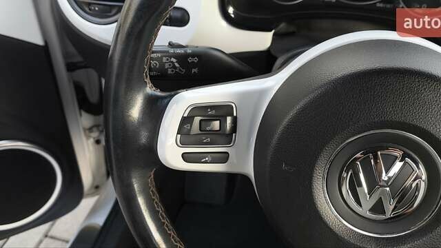 Белый Фольксваген Битл, объемом двигателя 2 л и пробегом 126 тыс. км за 11900 $, фото 23 на Automoto.ua