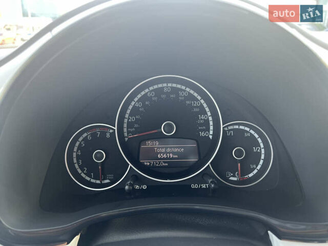 Белый Фольксваген Битл, объемом двигателя 1.8 л и пробегом 65 тыс. км за 15000 $, фото 4 на Automoto.ua