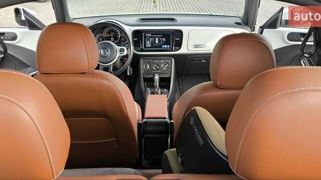 Белый Фольксваген Битл, объемом двигателя 2 л и пробегом 126 тыс. км за 11900 $, фото 16 на Automoto.ua