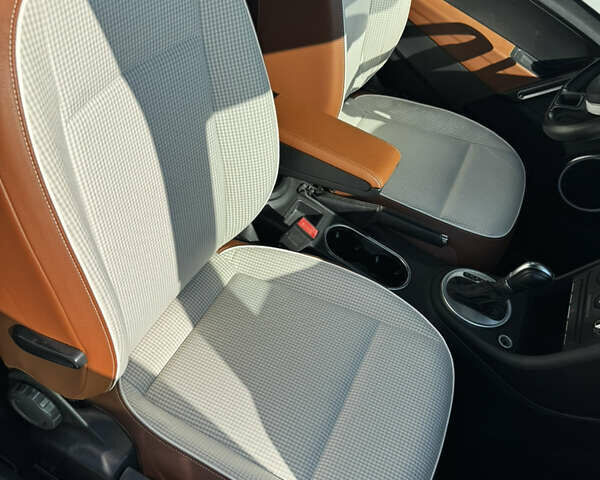 Фольксваген Битл 2015 в Костополе на Automoto.ua Белый Фольксваген Битл, объемом двигателя 1.8 л и пробегом 132 тыс. км за 10900 $, фото 16 на Automoto.ua