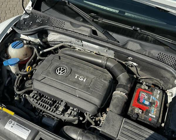 Фольксваген Битл 2015 в Костополе на Automoto.ua Белый Фольксваген Битл, объемом двигателя 1.8 л и пробегом 132 тыс. км за 10900 $, фото 19 на Automoto.ua