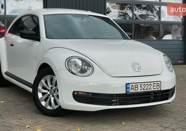 Фольксваген Битл 2015 в Виннице на Automoto.ua Белый Фольксваген Битл, объемом двигателя 1.8 л и пробегом 144 тыс. км за 12222 $, фото 1 на Automoto.ua
