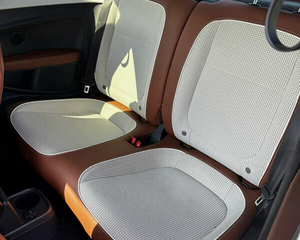 Фольксваген Битл 2015 в Костополе на Automoto.ua Белый Фольксваген Битл, объемом двигателя 1.8 л и пробегом 132 тыс. км за 10900 $, фото 11 на Automoto.ua