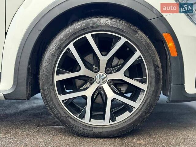 Белый Фольксваген Битл, объемом двигателя 1.8 л и пробегом 113 тыс. км за 11800 $, фото 28 на Automoto.ua