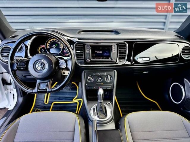 Белый Фольксваген Битл, объемом двигателя 1.8 л и пробегом 113 тыс. км за 11800 $, фото 48 на Automoto.ua