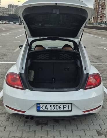 Білий Фольксваген Бітл, об'ємом двигуна 1.8 л та пробігом 160 тис. км за 14100 $, фото 2 на Automoto.ua