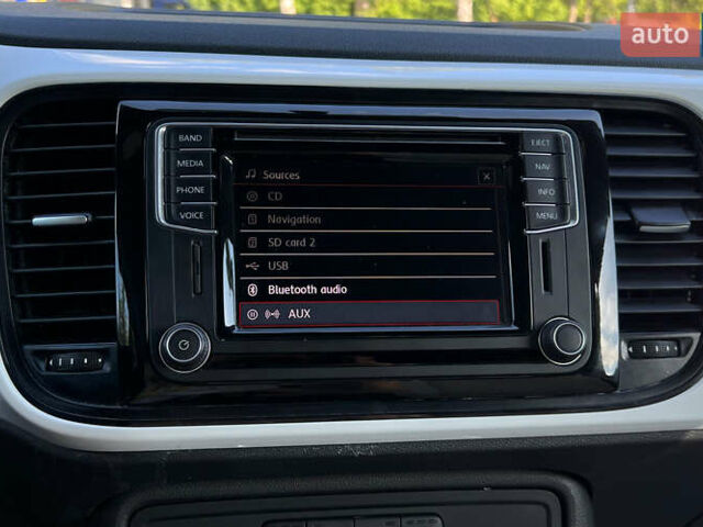 Білий Фольксваген Бітл, об'ємом двигуна 1.8 л та пробігом 88 тис. км за 13350 $, фото 14 на Automoto.ua