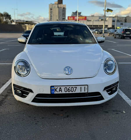 Білий Фольксваген Бітл, об'ємом двигуна 1.98 л та пробігом 107 тис. км за 16000 $, фото 7 на Automoto.ua