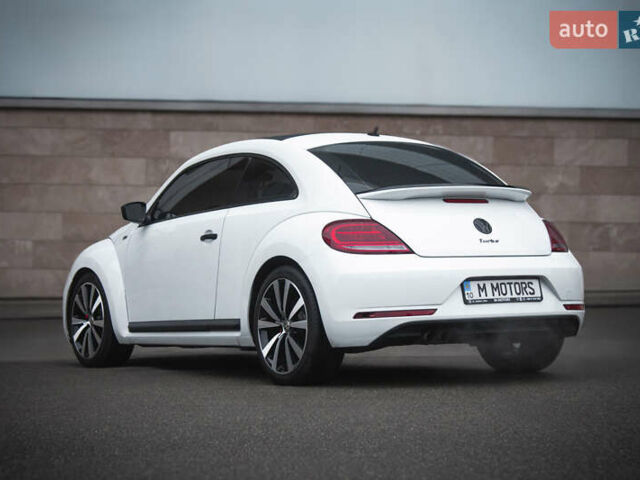 Білий Фольксваген Бітл, об'ємом двигуна 1.98 л та пробігом 126 тис. км за 12900 $, фото 5 на Automoto.ua