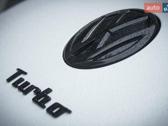 Білий Фольксваген Бітл, об'ємом двигуна 1.98 л та пробігом 126 тис. км за 12900 $, фото 32 на Automoto.ua