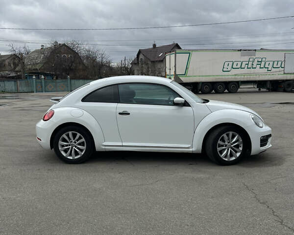 Белый Фольксваген Битл, объемом двигателя 1.8 л и пробегом 107 тыс. км за 12499 $, фото 3 на Automoto.ua