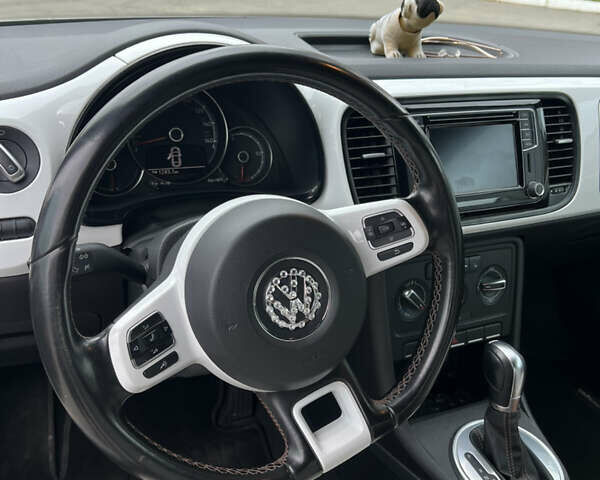 Белый Фольксваген Битл, объемом двигателя 1.8 л и пробегом 107 тыс. км за 12499 $, фото 7 на Automoto.ua