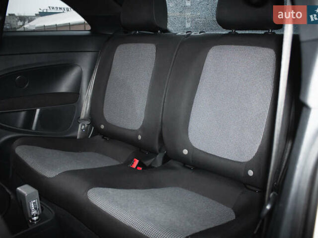 Білий Фольксваген Бітл, об'ємом двигуна 1.98 л та пробігом 126 тис. км за 12900 $, фото 12 на Automoto.ua