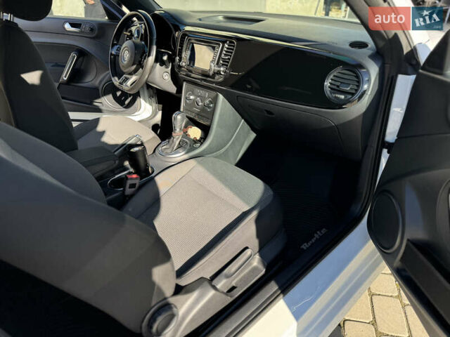 Белый Фольксваген Битл, объемом двигателя 1.98 л и пробегом 100 тыс. км за 12900 $, фото 11 на Automoto.ua