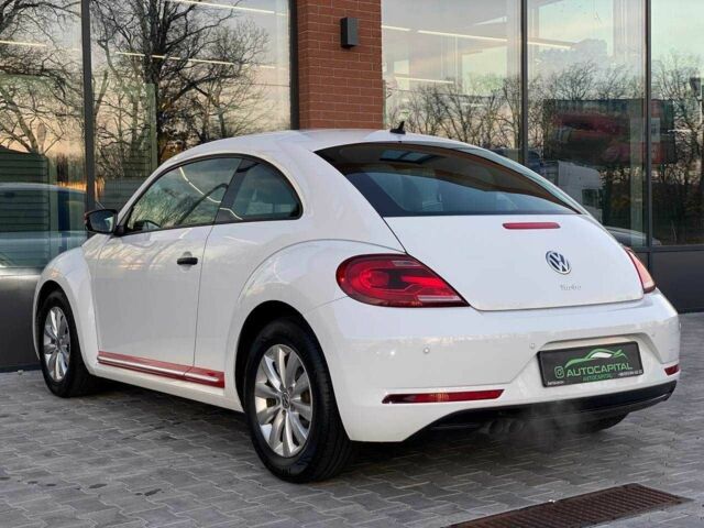 Белый Фольксваген Битл, объемом двигателя 1.8 л и пробегом 121 тыс. км за 11990 $, фото 6 на Automoto.ua