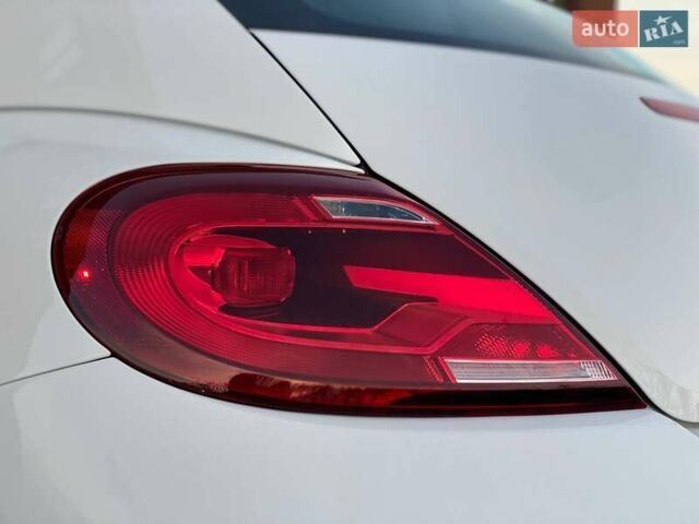 Белый Фольксваген Битл, объемом двигателя 1.8 л и пробегом 121 тыс. км за 11990 $, фото 15 на Automoto.ua