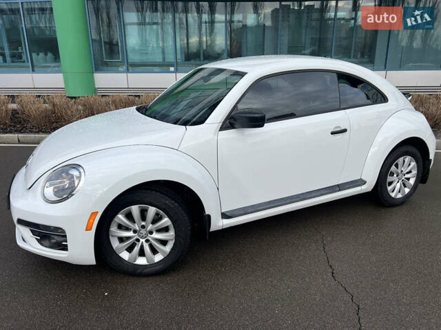 Белый Фольксваген Битл, объемом двигателя 2 л и пробегом 121 тыс. км за 13400 $, фото 5 на Automoto.ua