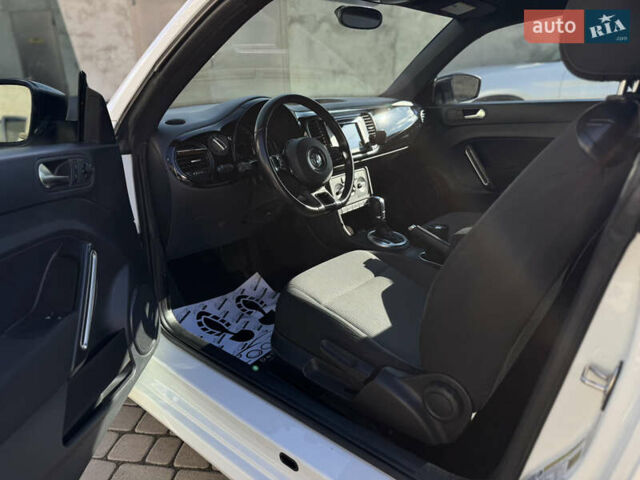 Белый Фольксваген Битл, объемом двигателя 1.98 л и пробегом 100 тыс. км за 12900 $, фото 9 на Automoto.ua