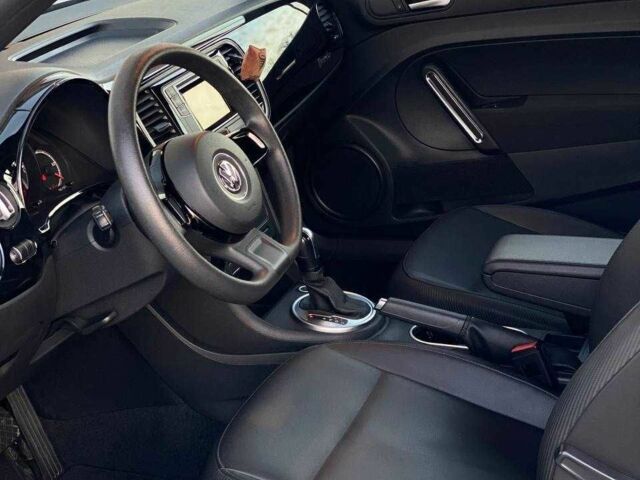 Белый Фольксваген Битл, объемом двигателя 1.8 л и пробегом 121 тыс. км за 11990 $, фото 10 на Automoto.ua