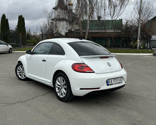 Белый Фольксваген Битл, объемом двигателя 1.8 л и пробегом 107 тыс. км за 12499 $, фото 5 на Automoto.ua