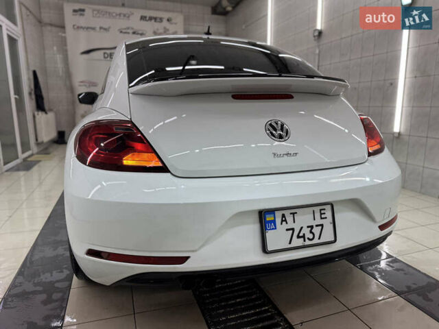 Белый Фольксваген Битл, объемом двигателя 1.98 л и пробегом 100 тыс. км за 12900 $, фото 1 на Automoto.ua