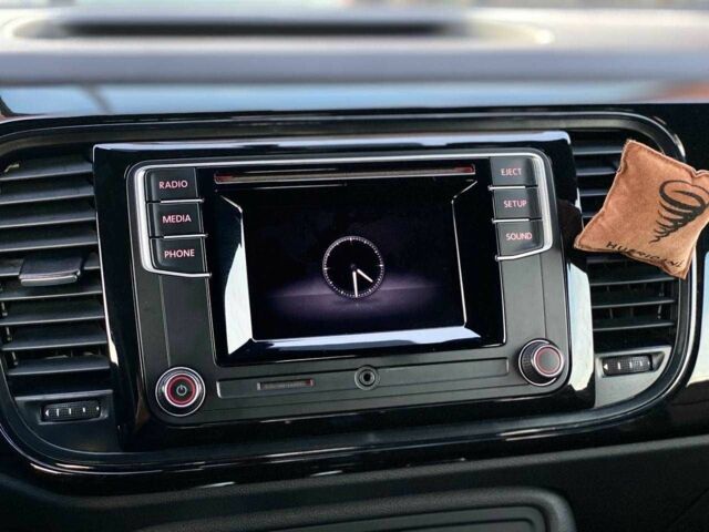 Белый Фольксваген Битл, объемом двигателя 1.8 л и пробегом 121 тыс. км за 11990 $, фото 14 на Automoto.ua