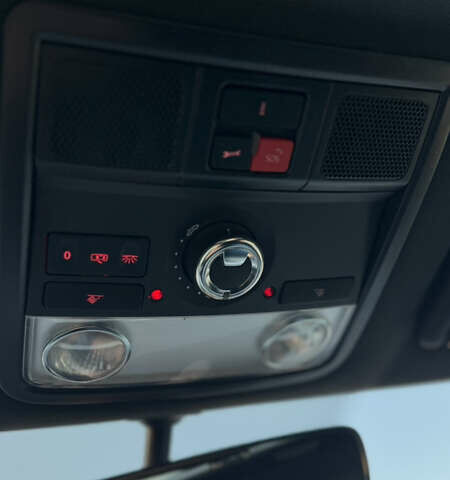 Білий Фольксваген Бітл, об'ємом двигуна 1.98 л та пробігом 107 тис. км за 16000 $, фото 18 на Automoto.ua