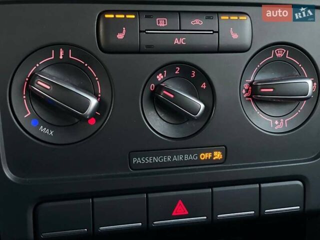 Белый Фольксваген Битл, объемом двигателя 1.8 л и пробегом 121 тыс. км за 11990 $, фото 30 на Automoto.ua