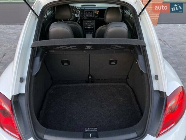 Белый Фольксваген Битл, объемом двигателя 1.8 л и пробегом 121 тыс. км за 11990 $, фото 35 на Automoto.ua