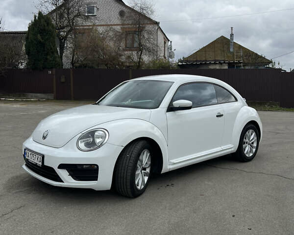 Белый Фольксваген Битл, объемом двигателя 1.8 л и пробегом 107 тыс. км за 12499 $, фото 1 на Automoto.ua