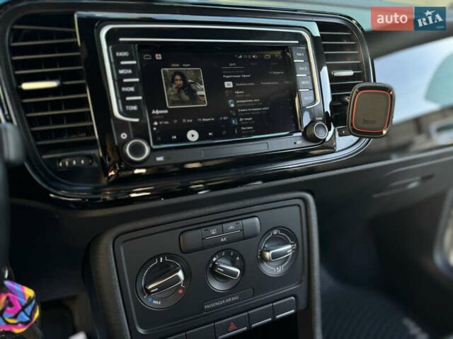 Белый Фольксваген Битл, объемом двигателя 1.98 л и пробегом 100 тыс. км за 12900 $, фото 14 на Automoto.ua