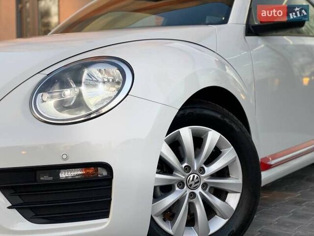 Белый Фольксваген Битл, объемом двигателя 1.8 л и пробегом 121 тыс. км за 11990 $, фото 3 на Automoto.ua