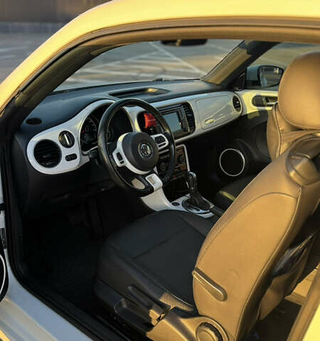 Білий Фольксваген Бітл, об'ємом двигуна 1.98 л та пробігом 107 тис. км за 16000 $, фото 11 на Automoto.ua