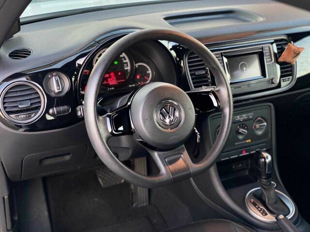 Белый Фольксваген Битл, объемом двигателя 1.8 л и пробегом 121 тыс. км за 11990 $, фото 11 на Automoto.ua