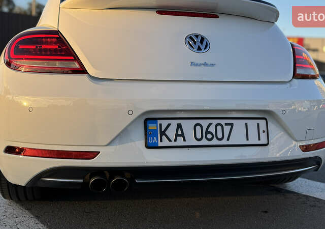 Білий Фольксваген Бітл, об'ємом двигуна 1.98 л та пробігом 107 тис. км за 16000 $, фото 23 на Automoto.ua