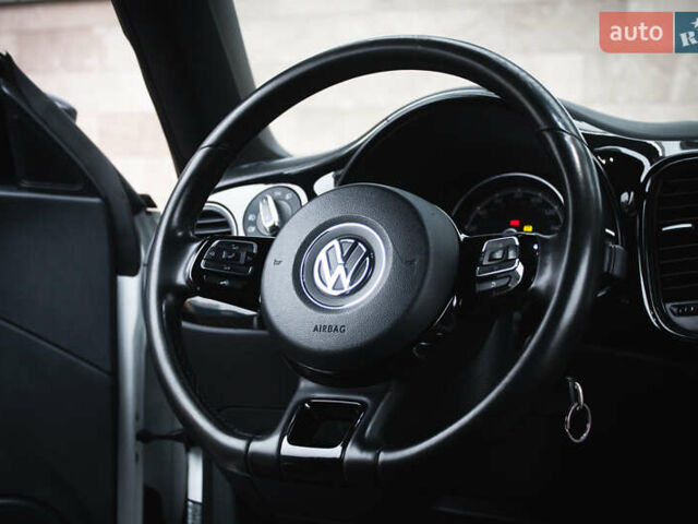 Білий Фольксваген Бітл, об'ємом двигуна 1.98 л та пробігом 126 тис. км за 12900 $, фото 14 на Automoto.ua