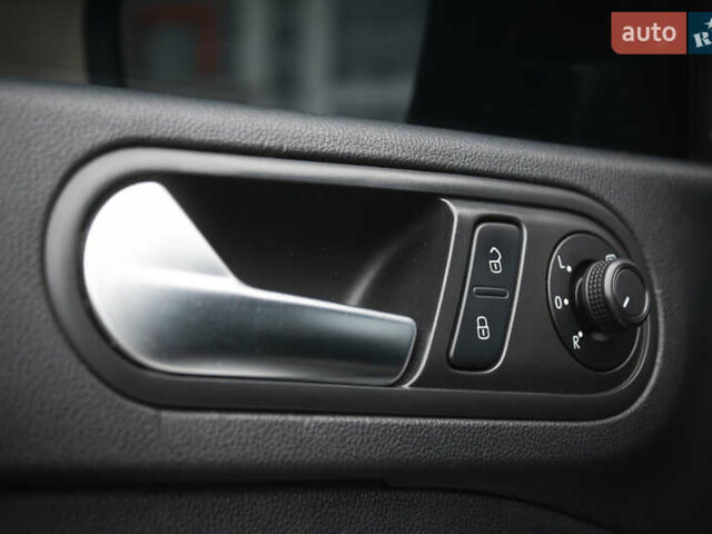 Білий Фольксваген Бітл, об'ємом двигуна 1.98 л та пробігом 126 тис. км за 12900 $, фото 28 на Automoto.ua