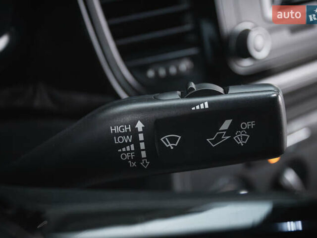 Білий Фольксваген Бітл, об'ємом двигуна 1.98 л та пробігом 126 тис. км за 12900 $, фото 23 на Automoto.ua