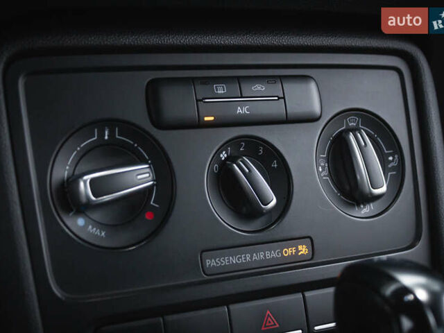 Білий Фольксваген Бітл, об'ємом двигуна 1.98 л та пробігом 126 тис. км за 12900 $, фото 20 на Automoto.ua