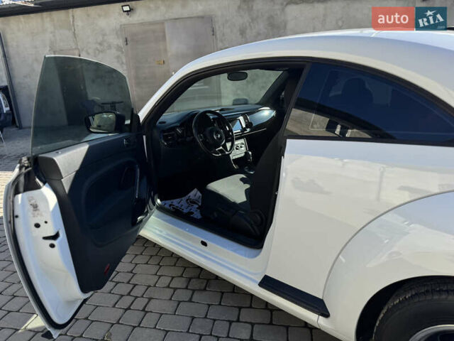 Белый Фольксваген Битл, объемом двигателя 1.98 л и пробегом 100 тыс. км за 12900 $, фото 10 на Automoto.ua