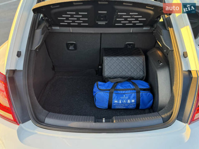 Білий Фольксваген Бітл, об'ємом двигуна 1.98 л та пробігом 107 тис. км за 16000 $, фото 20 на Automoto.ua